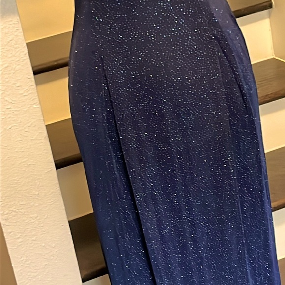 Susan Roselli for Vijack Navy Blue Sparkling Effect Long Gown. Unique Back Sm - Picture 7 of 16